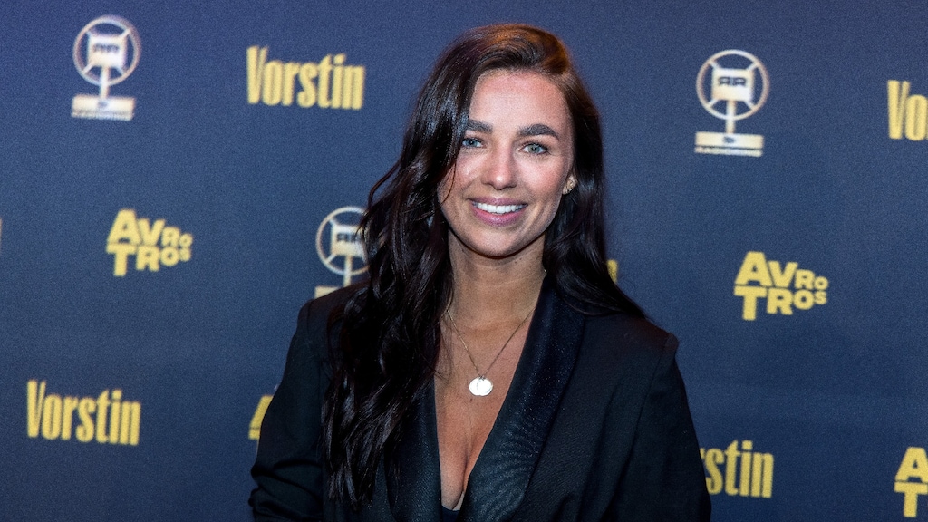 Influencer Nina Warink deelt worstelingen met moederschap: 'Vindt het een onwijze rollercoaster'