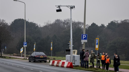 'Focusflitsers' gaan vanaf nu boetes uitdelen aan appende bestuurders