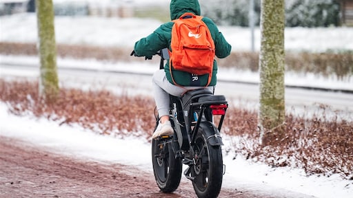 Kamer: Madlener moet aan de slag met fatbikeverbod onder 14 jaar en helmplicht