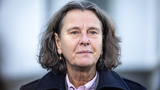 Rechter fluit Faber terug: voorlopig niet bezuinigen op VluchtelingenWerk