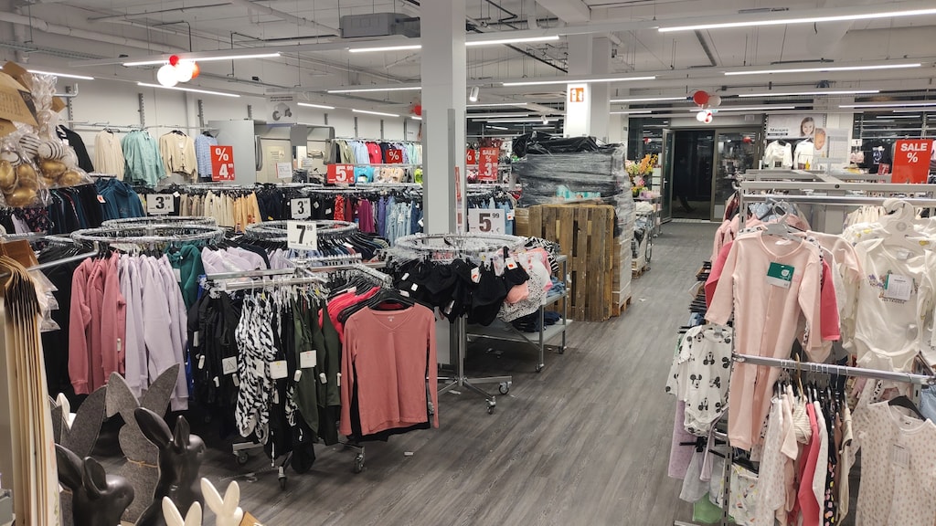 Circa driekwart van het assortiment van Kik is kleding.