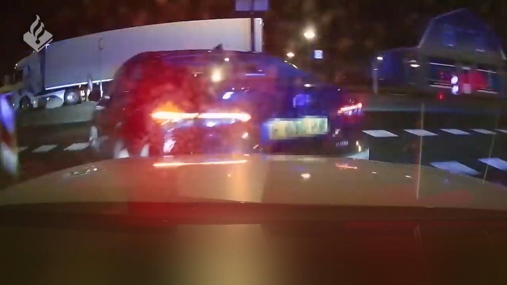 Politie deelt beelden van levensgevaarlijke achtervolging door Enschede