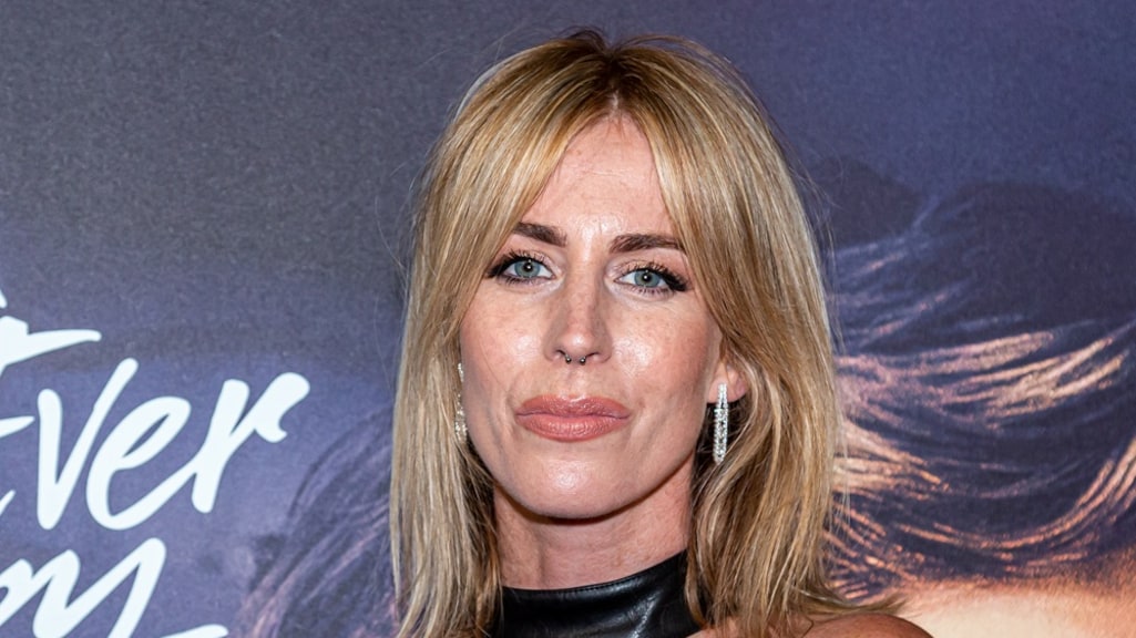 Zangeres Elske DeWall kampt met tijdelijke gezichtsverlamming: 'Bang geweest'