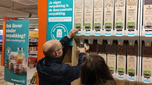 Te veel gedoe, te weinig animo: AH stopt met verpakkingsvrij tappen van rijst en koffie