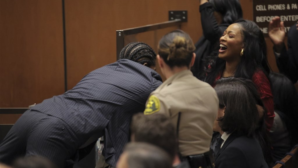 Grote blijdschap bij de rapper na het horen van de uitspraak.