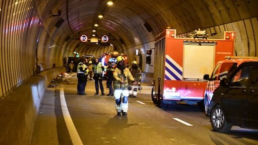 Twee doden bij ongeluk in Sluiskiltunnel, vrachtwagen gekanteld