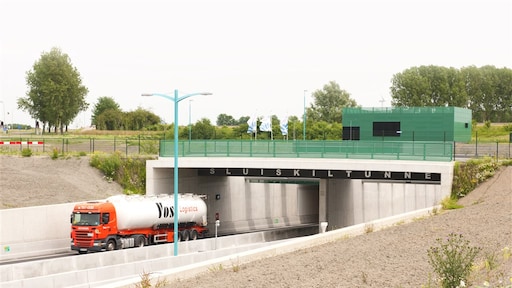 Sluiskiltunnel bij Zeeuwse Terneuzen weer open