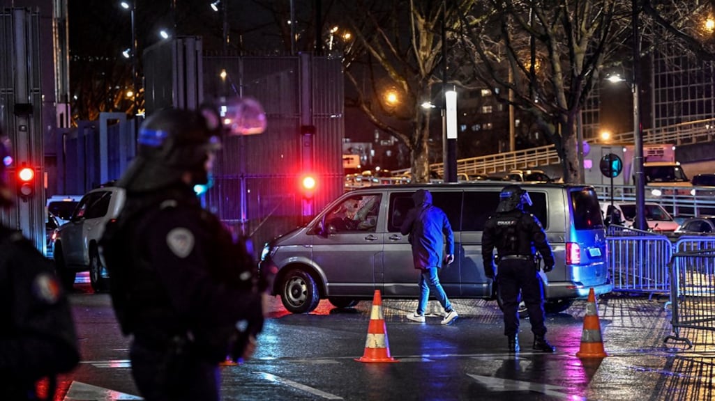 De aankomst van A. in Parijs.