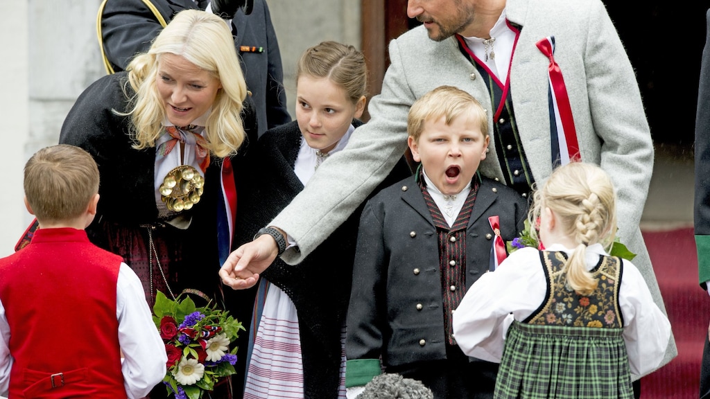 Gapende prins Sverre Magnus op de Nationale Dag in 2015