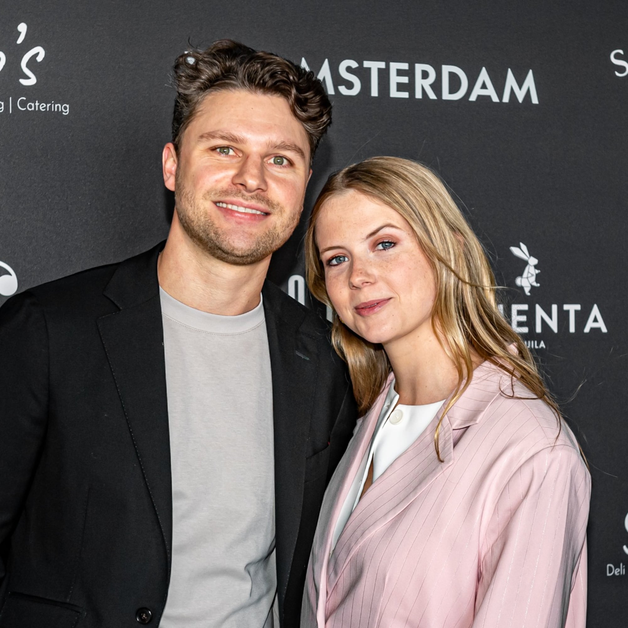 Noa Vahle trakteert jarige vriend op mierzoete foto's