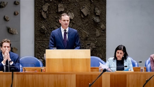 Staatssecretaris betreurt dat Vlaardings pleegmeisje vastzat in systeem: 'Het spijt mij'