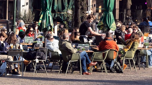 Middenklasse heeft het moeilijk, zegt Den Haag, maar is dat echt zo?