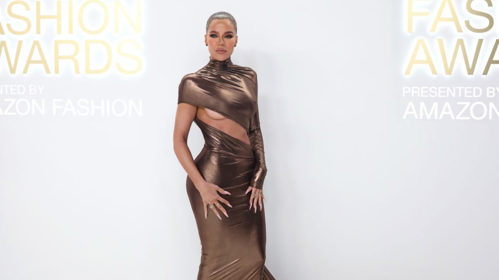 Khloé Kardashian liegt dochter voor over relatie