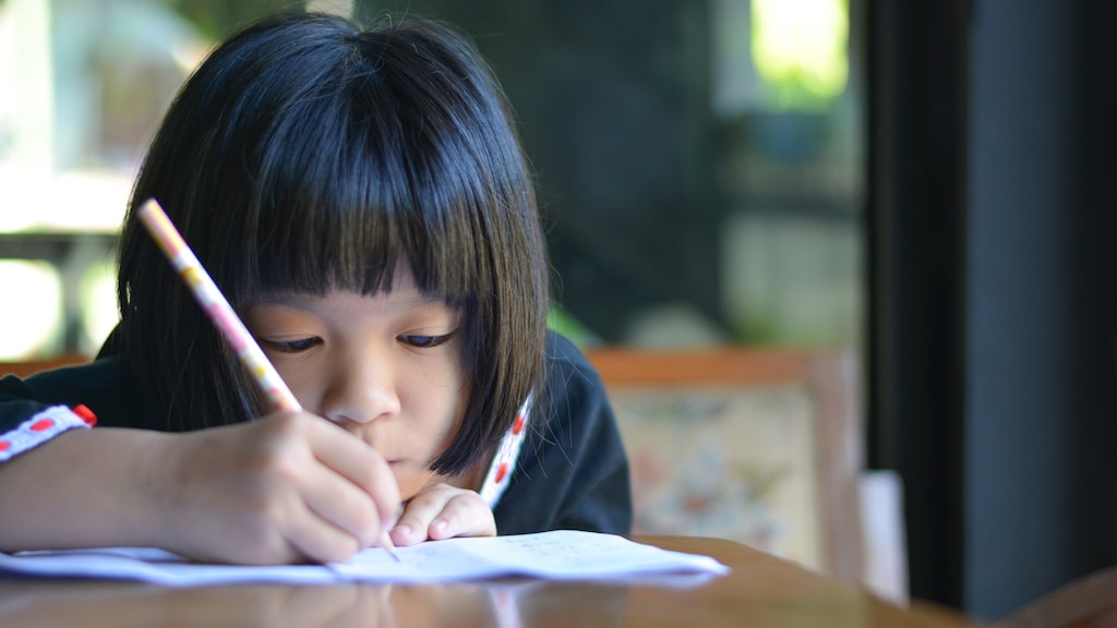 Oude wet afgeschaft: scholieren Thailand mogen nu ook officieel lang haar