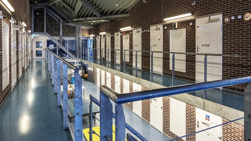 'Gebrek aan cellen voor vrouwen zorgt dat zij zwaarder gestraft worden'