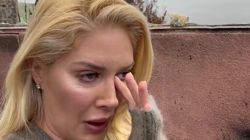 Heidi Montag in tranen bij haar afgebrande huis in Los Angeles