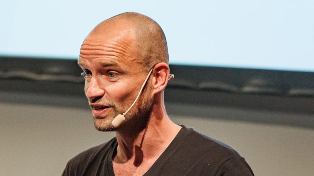 Job tijdens zijn werk.