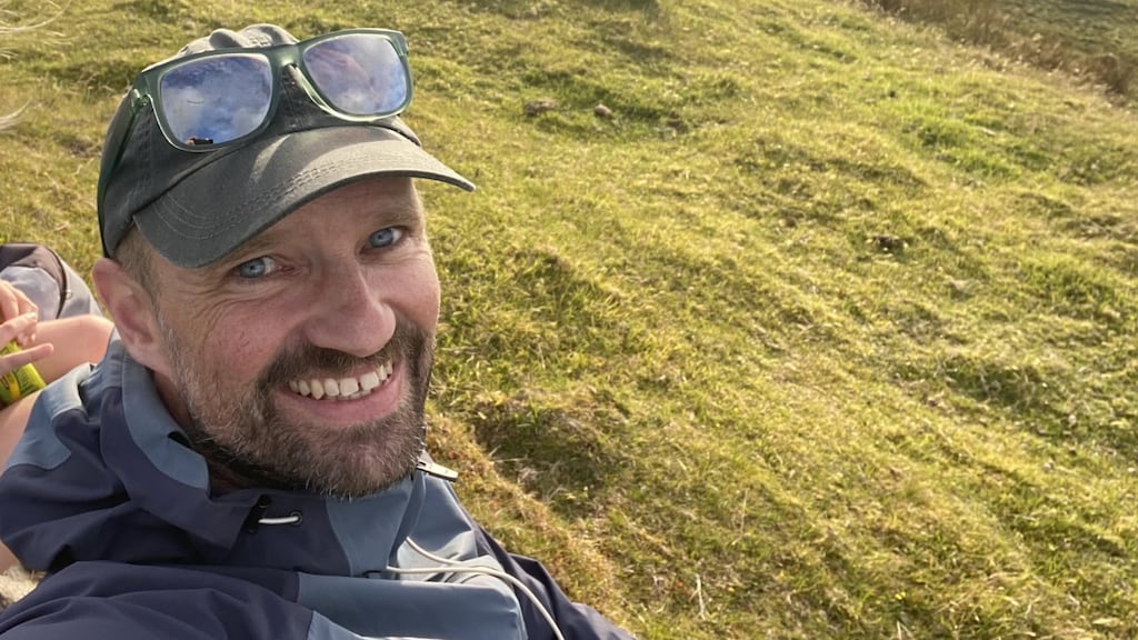 Job voert in de auto gesprekken met vreemden: 'Iedereen die wil, kan me bellen'