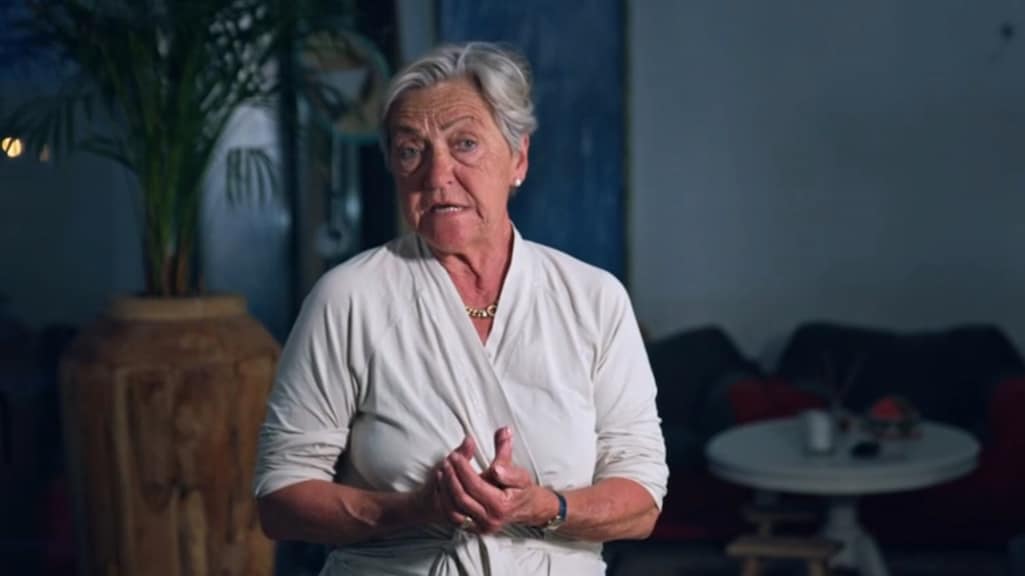 Ted tast in het duister in Daar Gaan Ze Weer: al vier maanden zonder verlichting