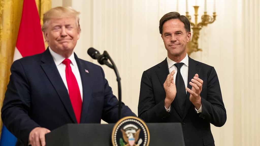 De Amerikaanse president Donald Trump en secretaris-generaal van de NAVO Mark Rutte, op een archieffoto