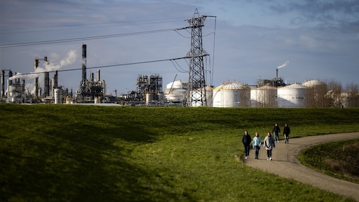Uitstoot broeikasgassen opnieuw gedaald, maar niet zo hard als nodig is