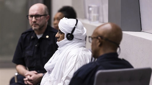 Komst Duterte naar strafhof Den Haag vertraagd: zij gingen Filipijnse ex-president voor