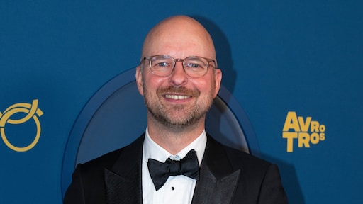 Talkshow Bar Laat gaat op de schop, Tim de Wit vervangt Sophie Hilbrand