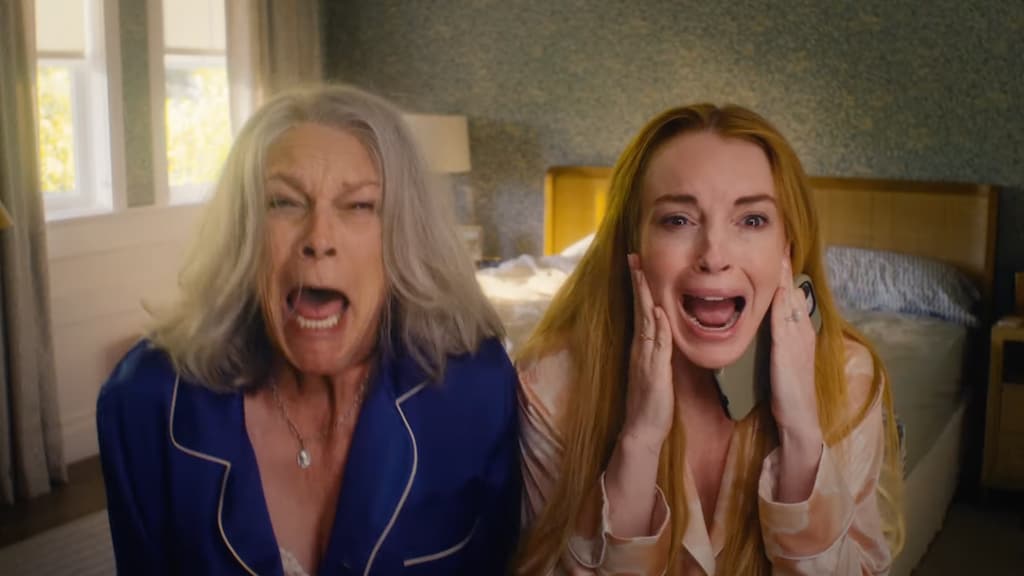 Dit zijn de eerste beelden van Freakier Friday met Lindsay Lohan en Jamie Lee Curtis