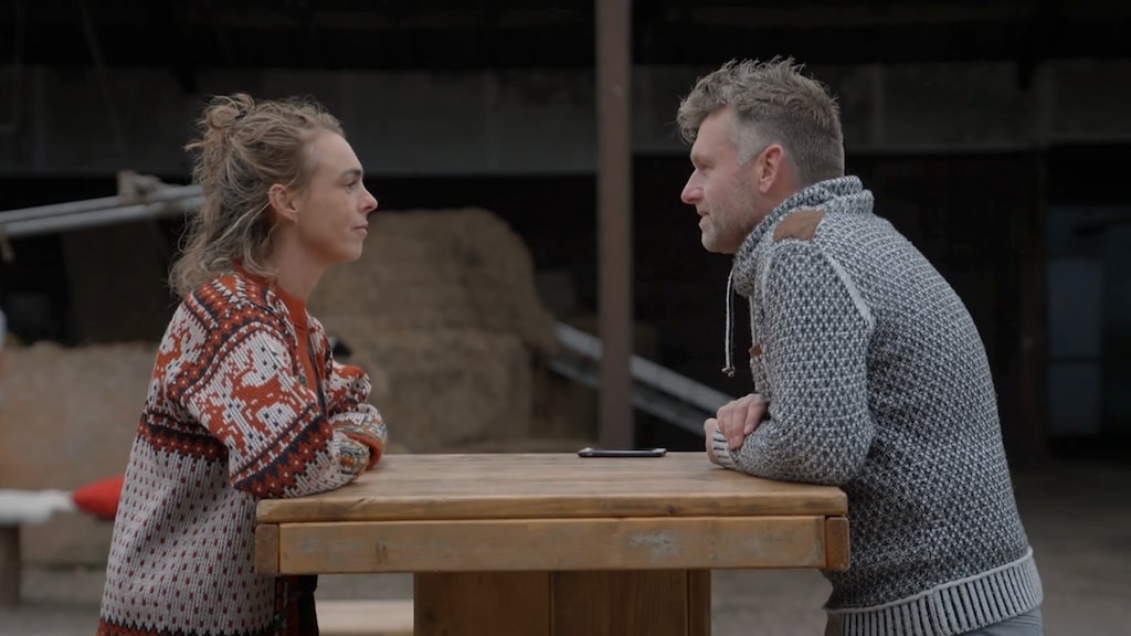 Martijn onderwerpt vrouwen aan staredown tijdens dagdates in Boer zoekt Vrouw