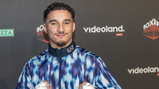 Acteur Oussama Ahammoud in Mekka met moeder: 'Ongelooflijke ervaring'