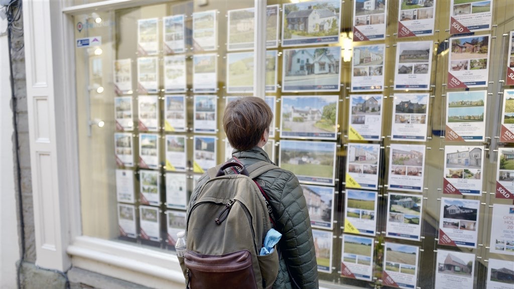 Singles slaan hun slag op de woningmarkt, huizenkoper steeds vaker alleenstaand