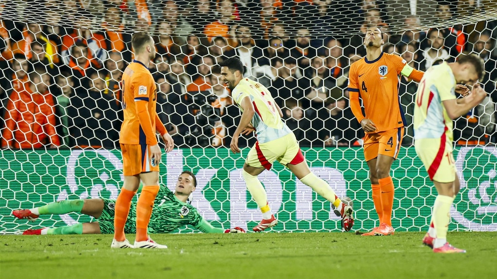 Oranje laat winst tegen Spanje in slotfase uit de handen glippen