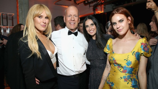 Dochter Bruce Willis deelt video van dansende vader op 70e verjaardag