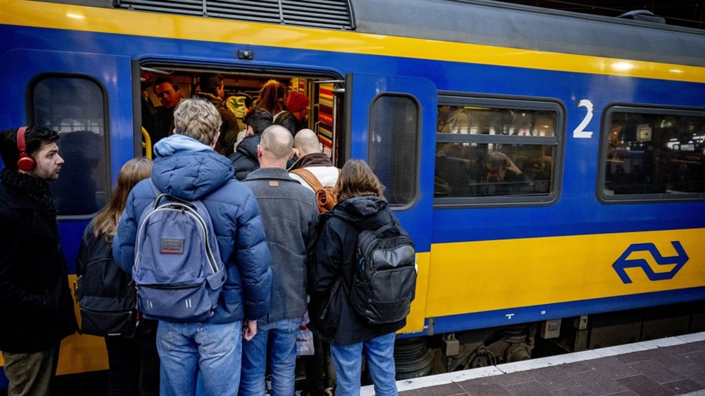 Grootste treinergernissen: keihard bellen en slingerend afval