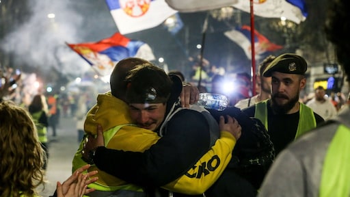 Half miljoen Serviërs willen onderzoek naar gebruik 'geluidskanon' bij massademonstratie