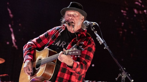 Neil Young annuleert gratis optreden in Oekraïne vanwege veiligheid