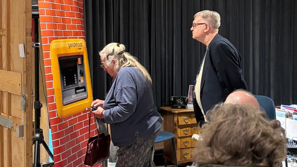 Een scene uit de voorlichtingsbijeenkomst in de bibliotheek in Amsterdam.