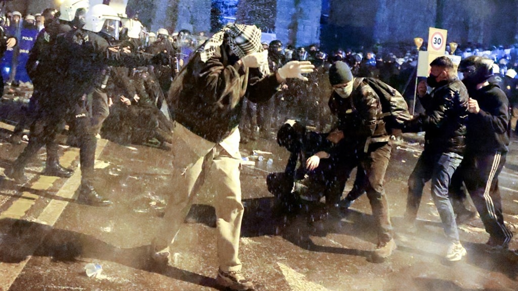 Turkse protesten steeds groter, Imamoglu vanavond voor rechter