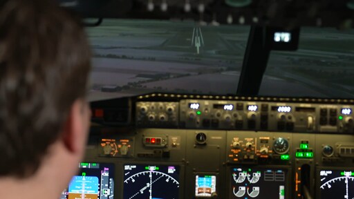 Polderbaan twee weken langer dicht om schitterende zonnepanelen