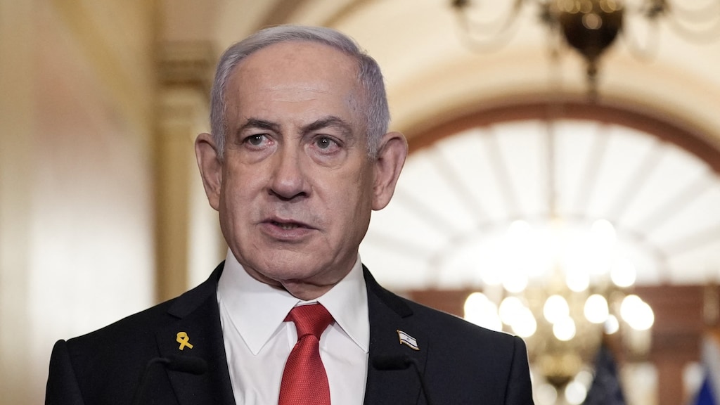 Oorlogsbegroting Israël goedgekeurd, Netanyahu kan nog even premier blijven: 'Hij is verslaafd aan macht'