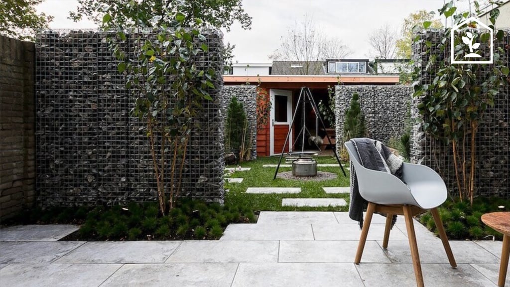 Groene aanslag op de terrastegels? Gebruik in deze gevallen géén hogedrukreiniger!