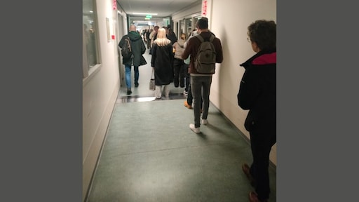 50 euro omkleedvergoeding voor ziekenhuispersoneel: 'Soms halfuur in de rij'