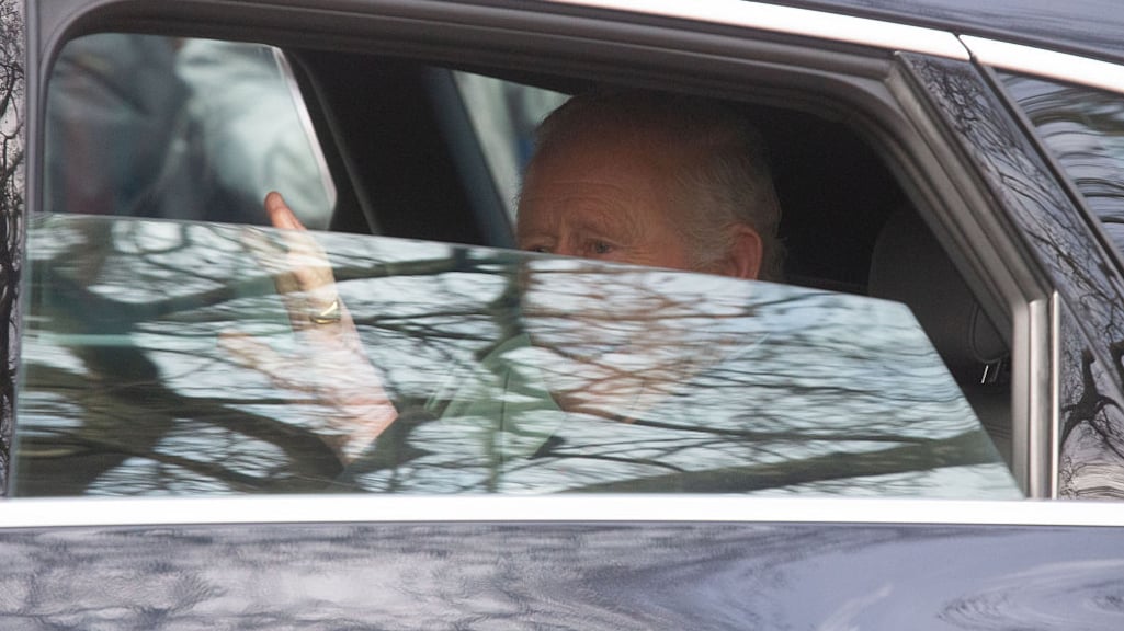 Koning Charles voor het eerst weer gezien na ziekenhuisopname