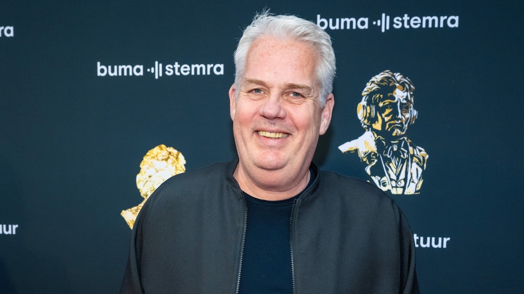 Thomas Acda googelt eigen songtekst over John Lennon: 'Elke artiest doet het'