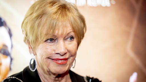 Het gaat beter met Ria Valk nadat opnieuw kanker werd geconstateerd: 'Knapt wat op'