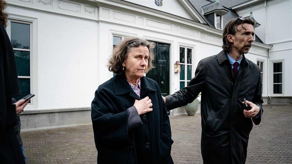 Commissarissen van de Koning waarschuwen Faber: lintjes niet politiek