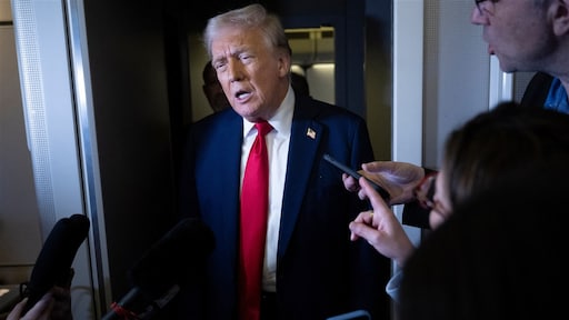 Trump 'pissig' op Poetin, dreigt met heffingen op Russische olie