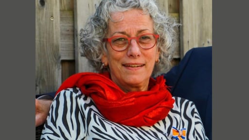 COA-vrijwilliger Truus (69) snapt niets van lintjesweigering Faber: 'Alsof je crimineel bent'