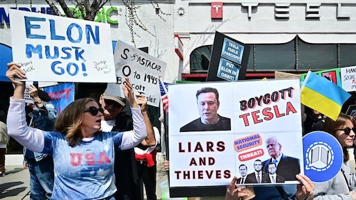 Verkoop Tesla's keldert met 13 procent, mede dankzij onpopulaire baas Musk