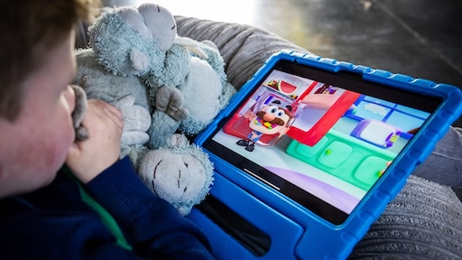 Kinderen tot 7 jaar kijken minder naar scherm: 'Ouders lijken bewuster van gevaren'